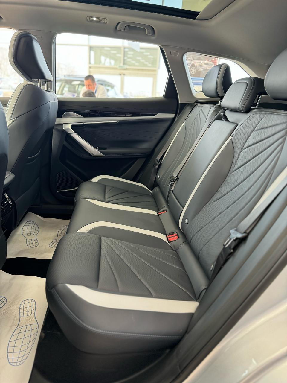 Geely Atlas II, Orion Silver / Серебристый металлик, 2948990 рублей, вид 12