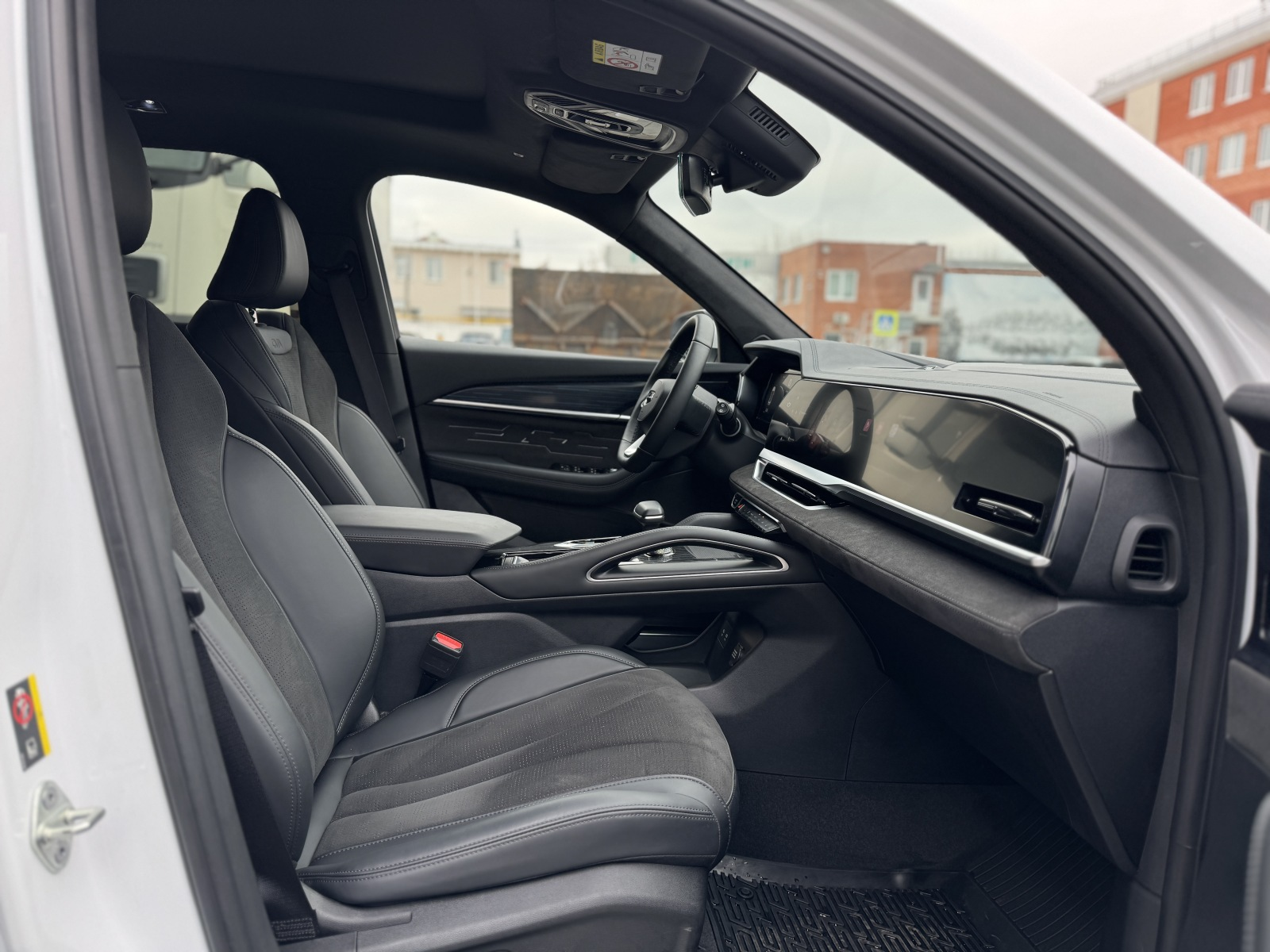 Geely Monjaro I, Oyster White / Белый металлик, 4302190 рублей, вид 14