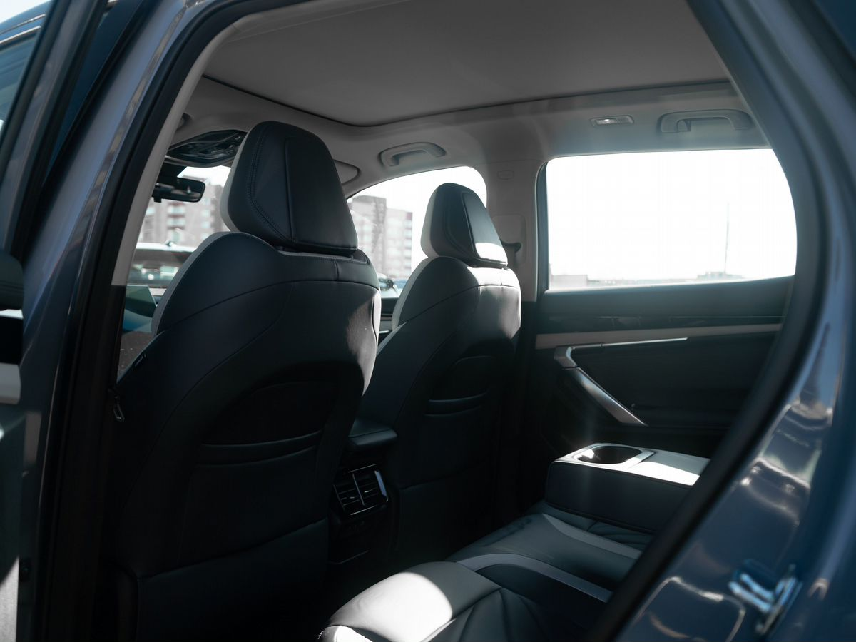 Geely Atlas II, Orion Silver / Серебристый металлик, 3255990 рублей, вид 9