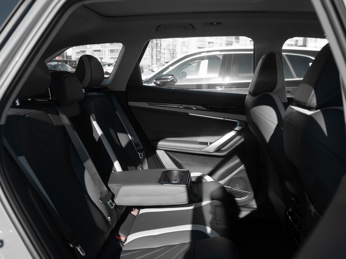 Geely Atlas II, Orion Silver / Серебристый металлик, 3255990 рублей, вид 20
