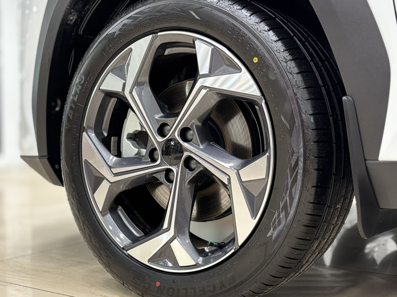 Geely Atlas II, Moonlight White / Белый, 3132990 рублей, вид 15