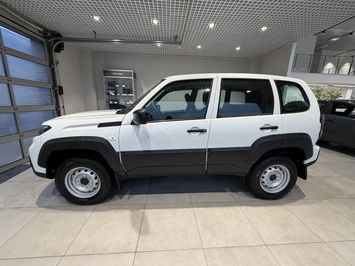 LADA Niva Travel I, Белый "Ледниковый", 1138425 рублей, вид 4