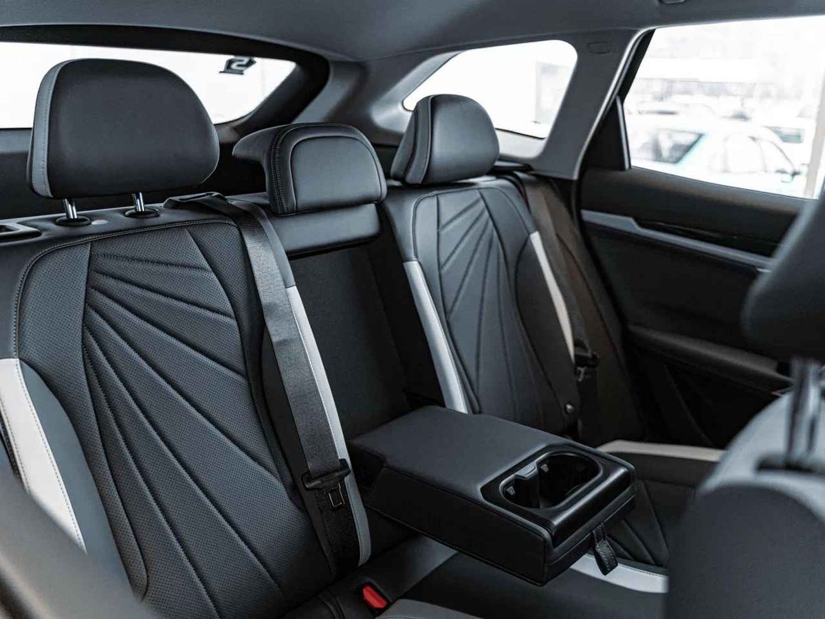Geely Atlas II, Unbounded Black / Черный металлик, 3284990 рублей, вид 7