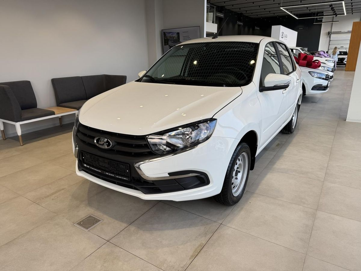 LADA Granta седан I Рестайлинг, Белый "Ледниковый", 901000 рублей, вид 2
