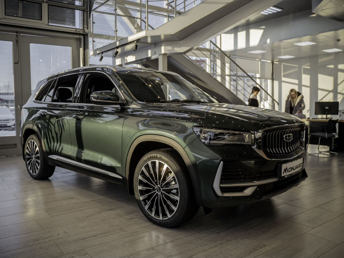 Geely Monjaro I, Mountain Green / Зелёный металлик, 3220990 рублей, вид 4
