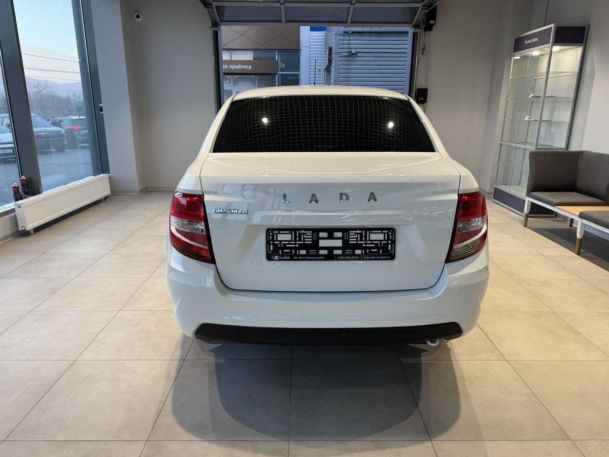 LADA Granta седан I Рестайлинг, Белый "Ледниковый", 868000 рублей, вид 5
