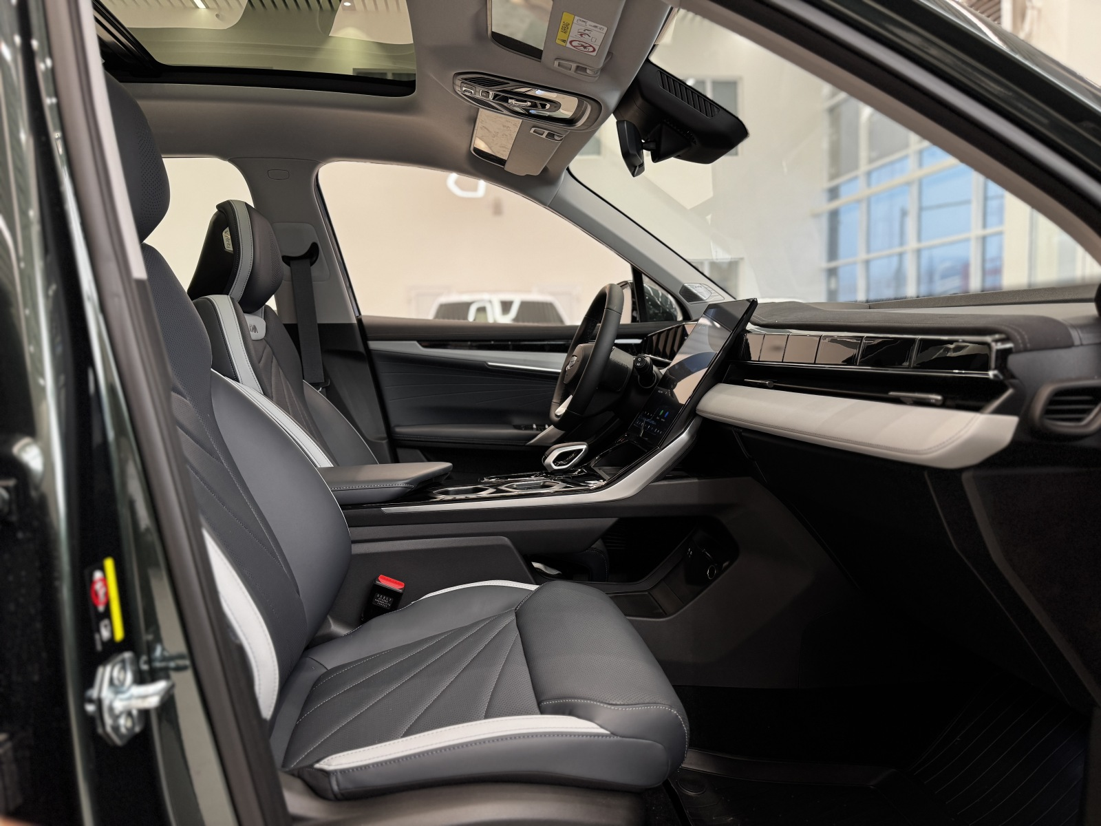 Geely Atlas II, Unbounded Black / Черный металлик, 3590990 рублей, вид 18