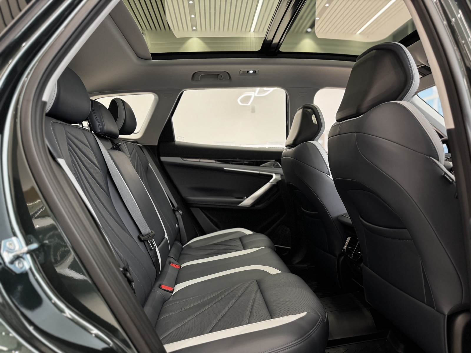 Geely Atlas II, Unbounded Black / Черный металлик, 3590990 рублей, вид 19