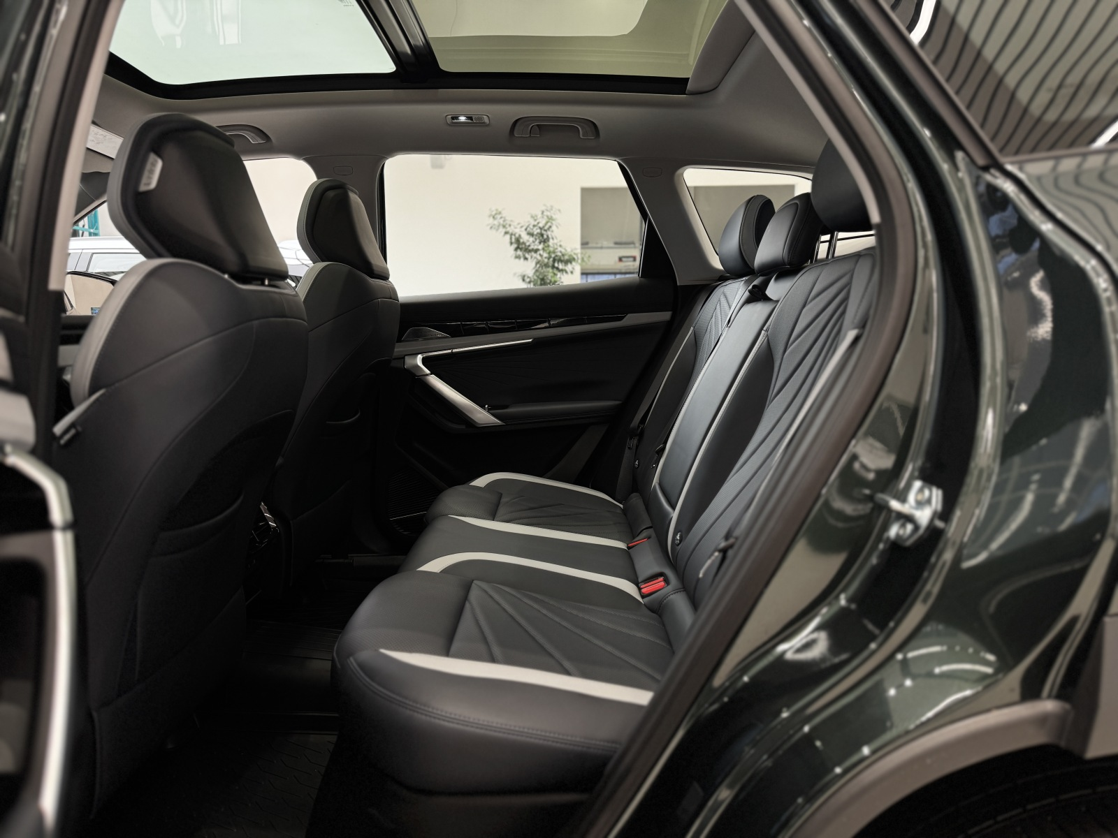 Geely Atlas II, Unbounded Black / Черный металлик, 3590990 рублей, вид 20