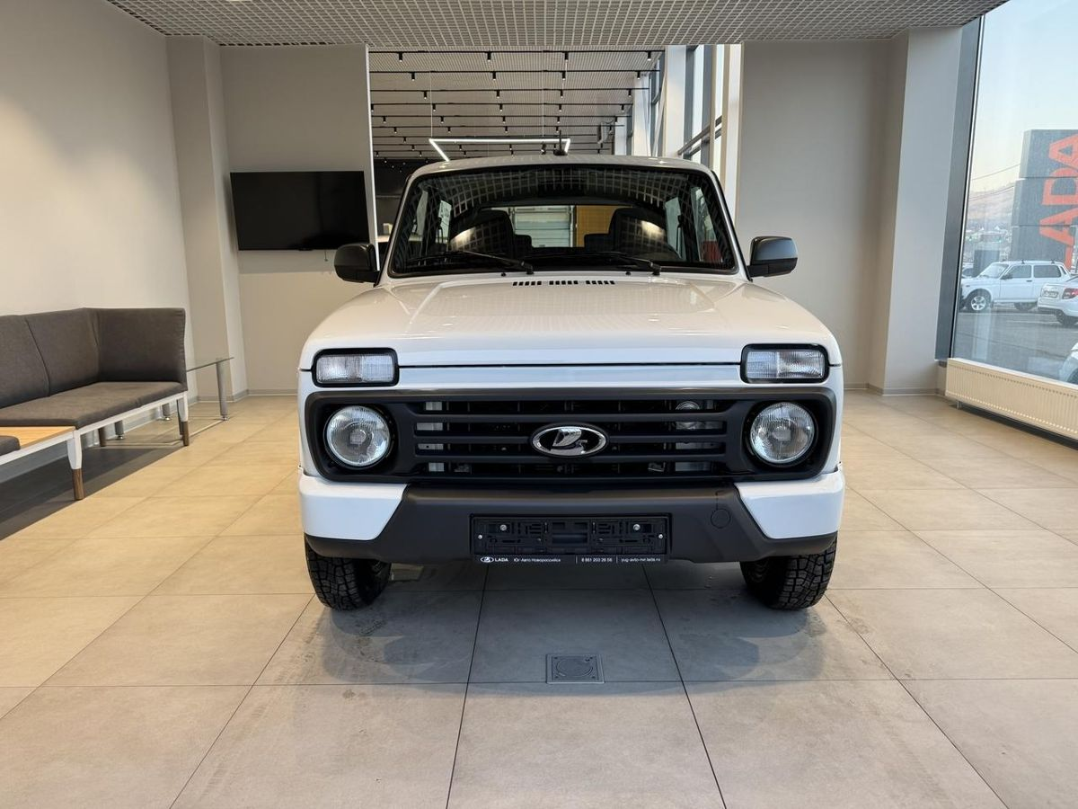 LADA Niva Legend I, Белый "Ледниковый", 1094215 рублей, вид 3