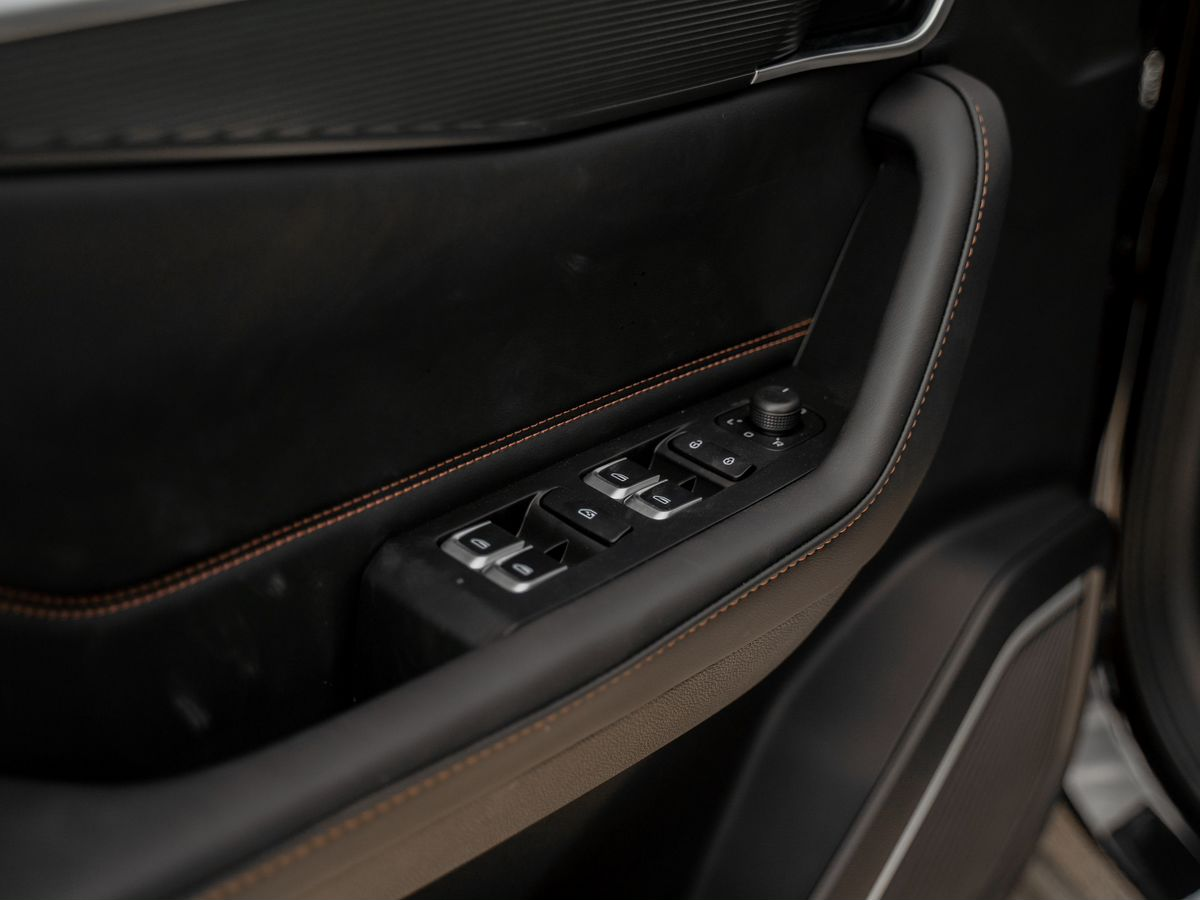 Geely Okavango I Рестайлинг, Ink Black / Черный металлик, 2784190 рублей, вид 19