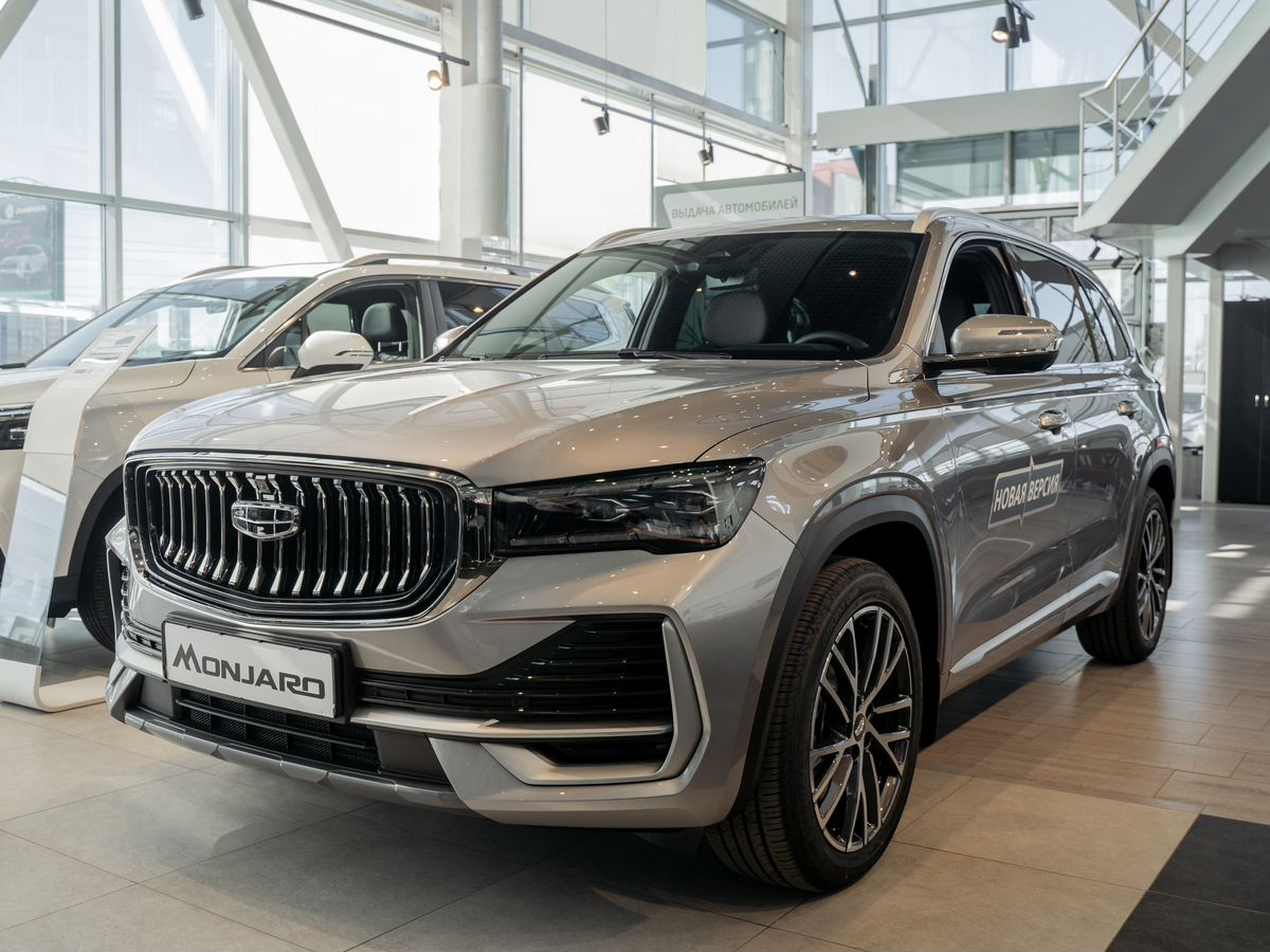 Geely Monjaro I, Aurora Silver / Серебристый металлик, 3220990 рублей, вид 2