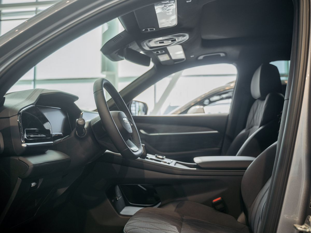 Geely Monjaro I, Aurora Silver / Серебристый металлик, 3220990 рублей, вид 13