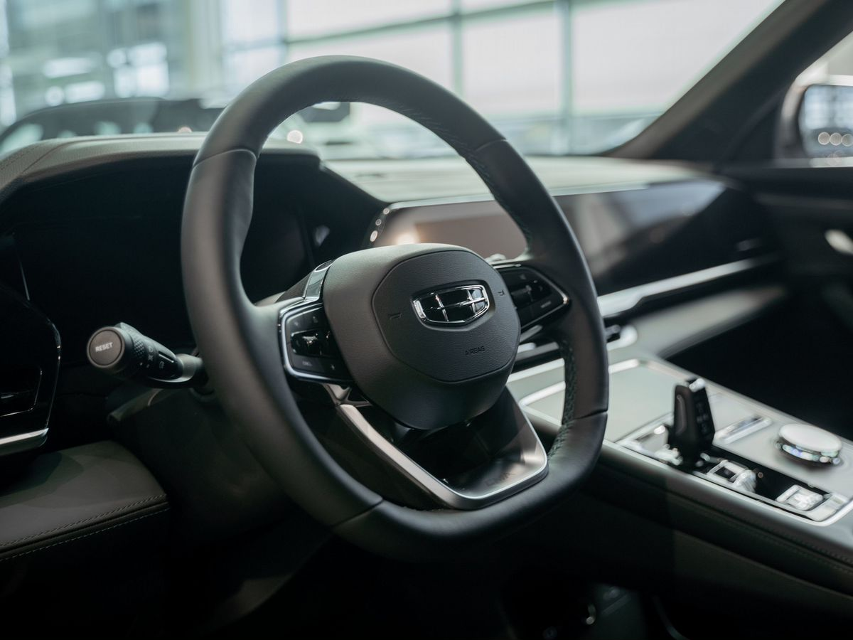 Geely Monjaro I, Aurora Silver / Серебристый металлик, 3220990 рублей, вид 17