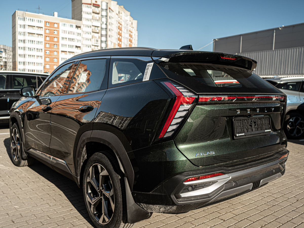 Geely Atlas II, Racing Green / Зеленый металлик, 3614990 рублей, вид 8