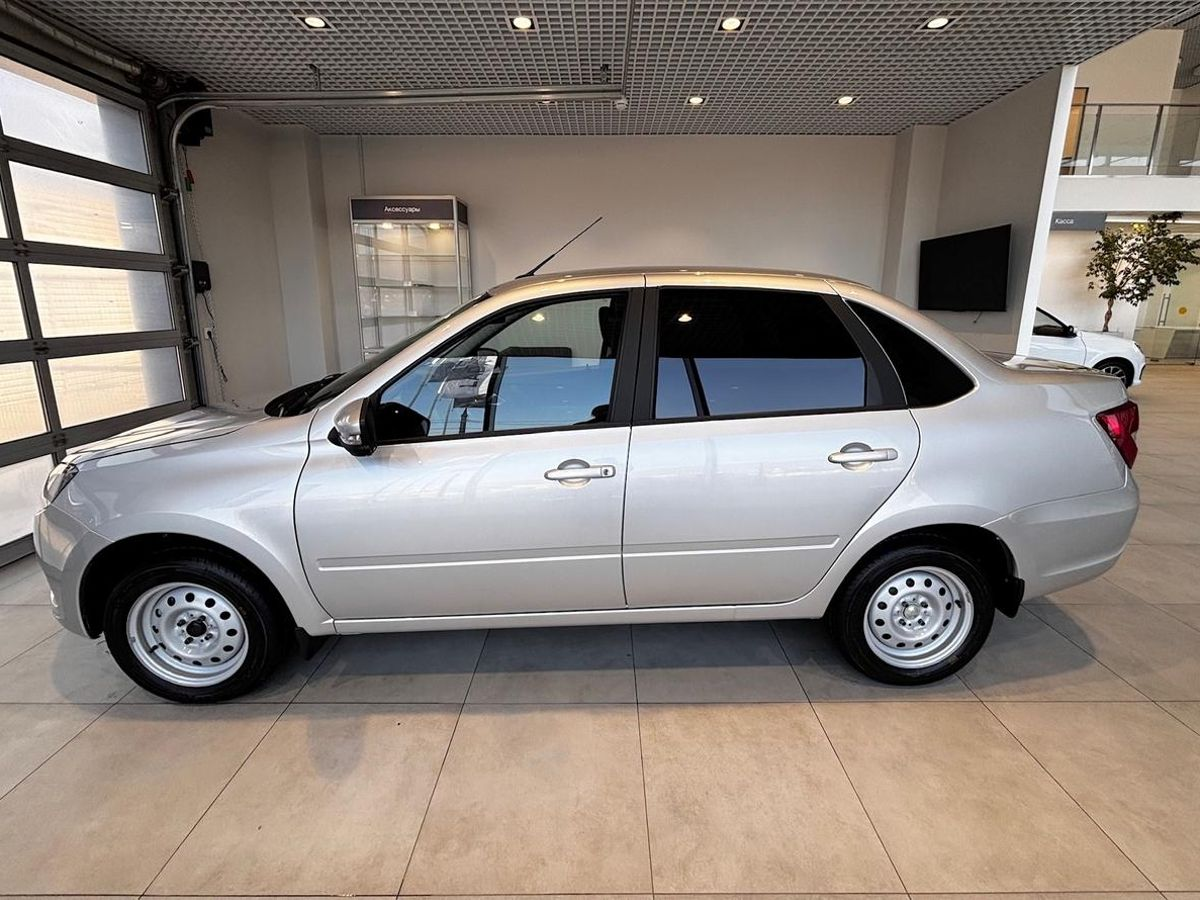 LADA Granta седан I Рестайлинг, Серебристый "Платина" металлик, 971095 рублей, вид 4