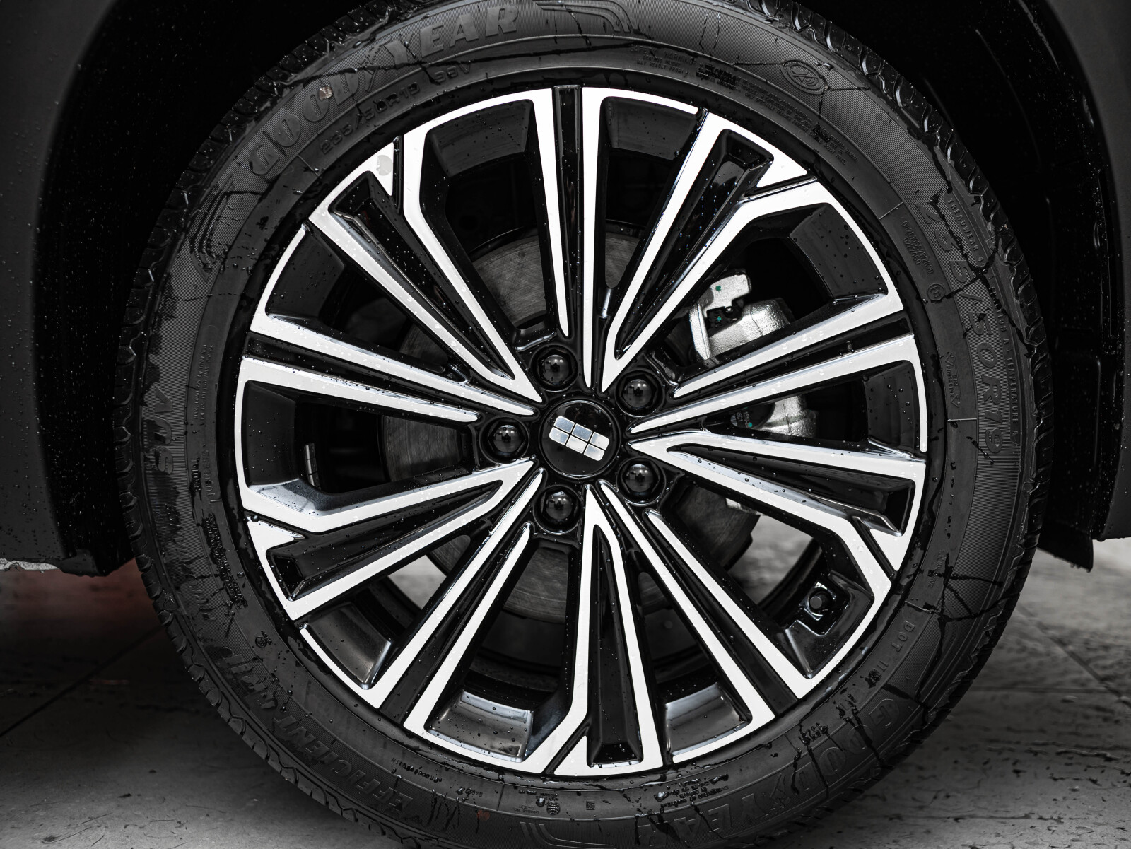 Geely EX5 EM-i I, Pearl Silver / Серебристый металлик, 2664990 рублей, вид 4