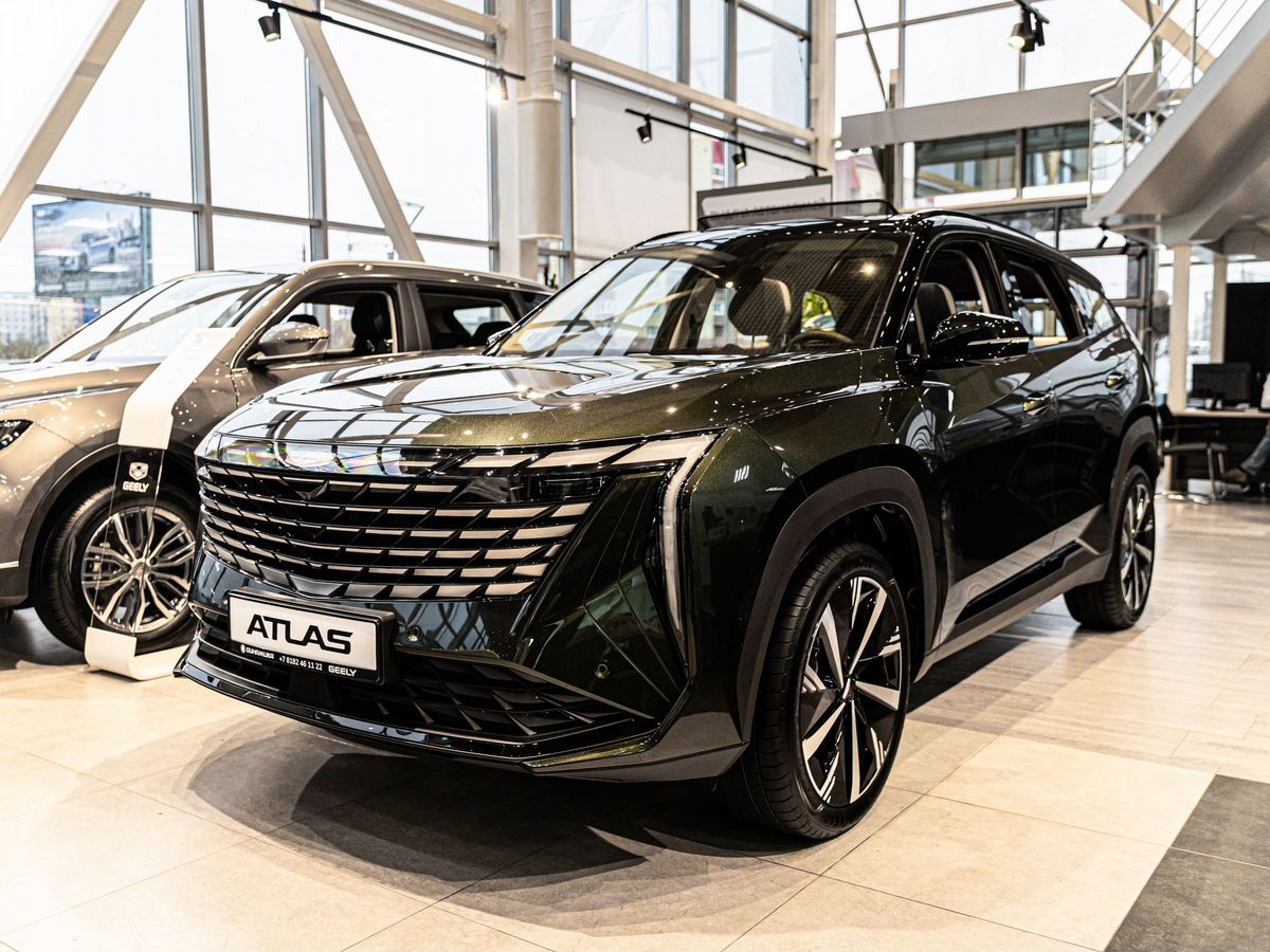 Geely Atlas II, Racing Green / Зеленый металлик, 3047190 рублей, вид 2