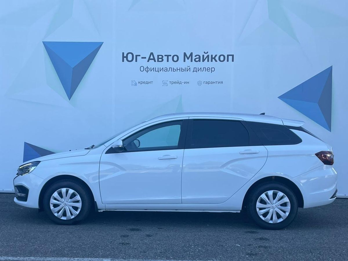 LADA Vesta SW I Рестайлинг (NG), Белый "Ледниковый", 1641255 рублей, вид 4