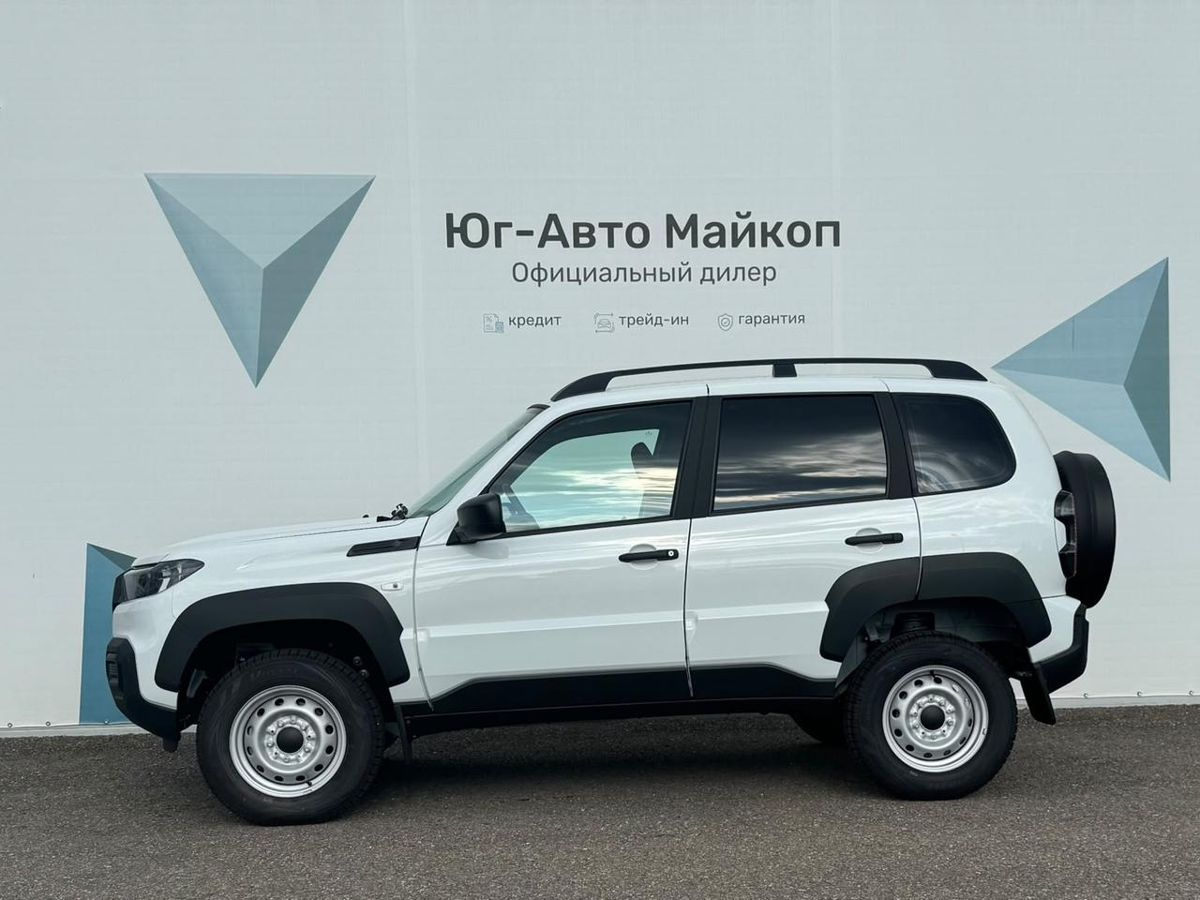 LADA Niva Travel I Рестайлинг, Белый "Ледниковый", 1255025 рублей, вид 4