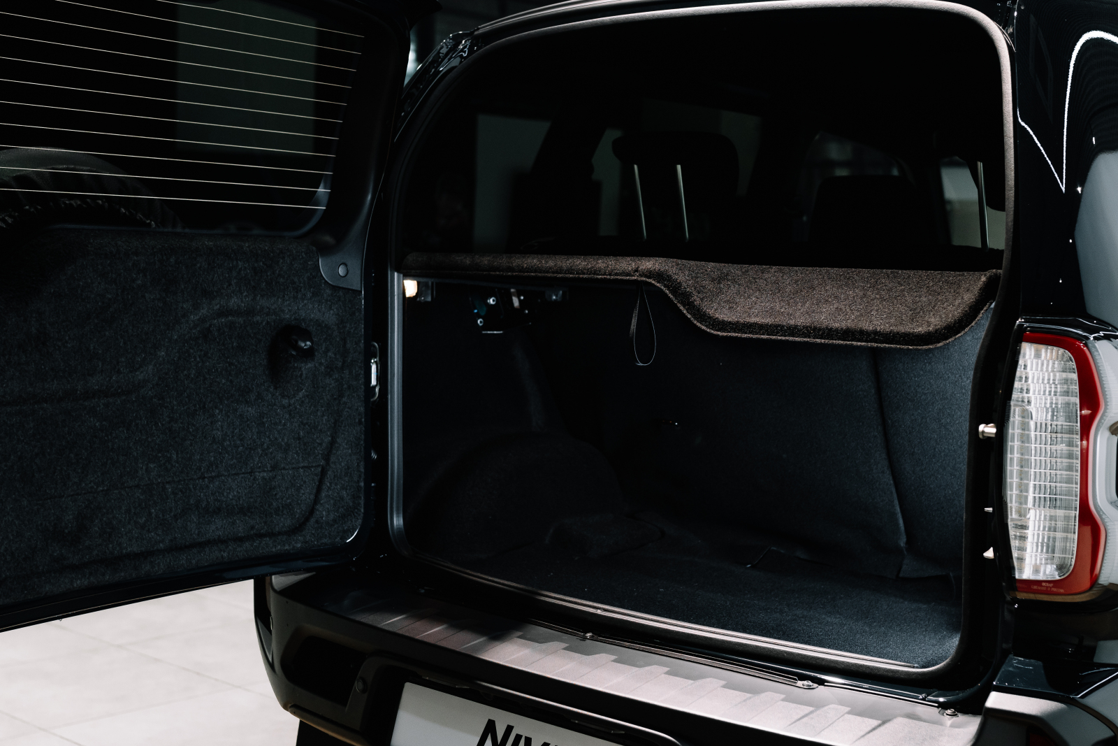 LADA Niva Travel I, Черный "Пантера", 1158000 рублей, вид 2