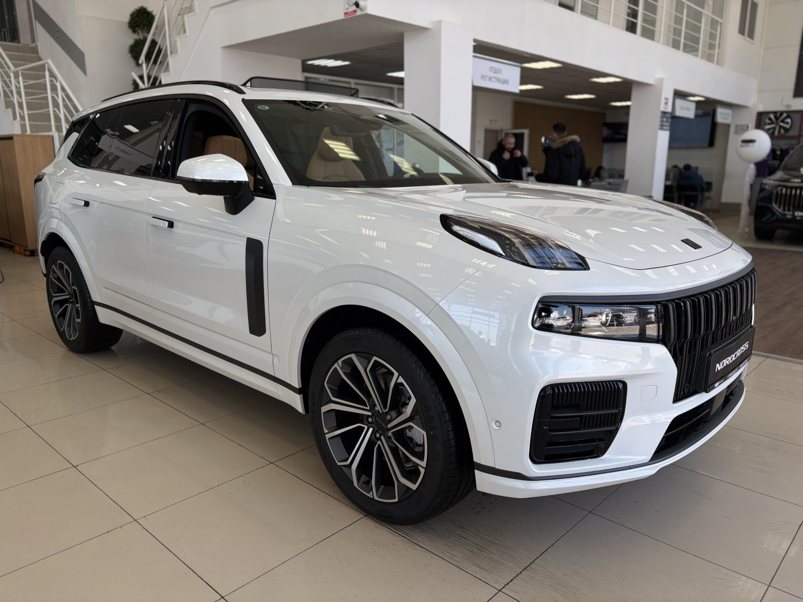 Nordcross 001 I, Crystal White Pearl / Белый металлик, 5500000 рублей, вид 5