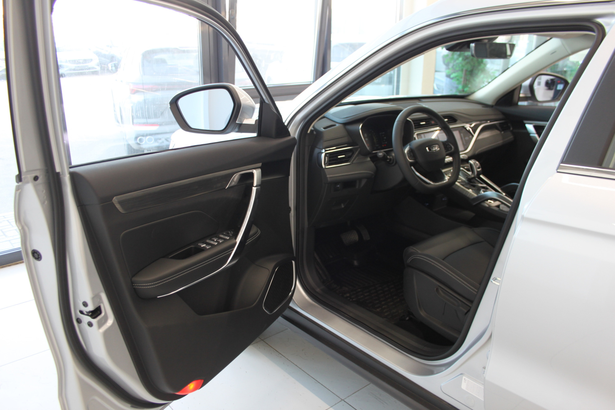 Belgee X70 I Рестайлинг, Серебристый металлик / Pearl Silver, 2913990 рублей, вид 2