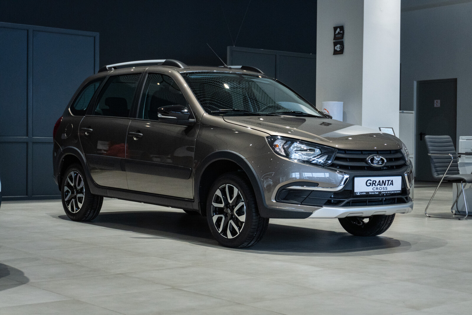 LADA Granta Cross I Рестайлинг, Золотисто-коричневый "Кориандр" металлик, 866000 рублей, вид 7
