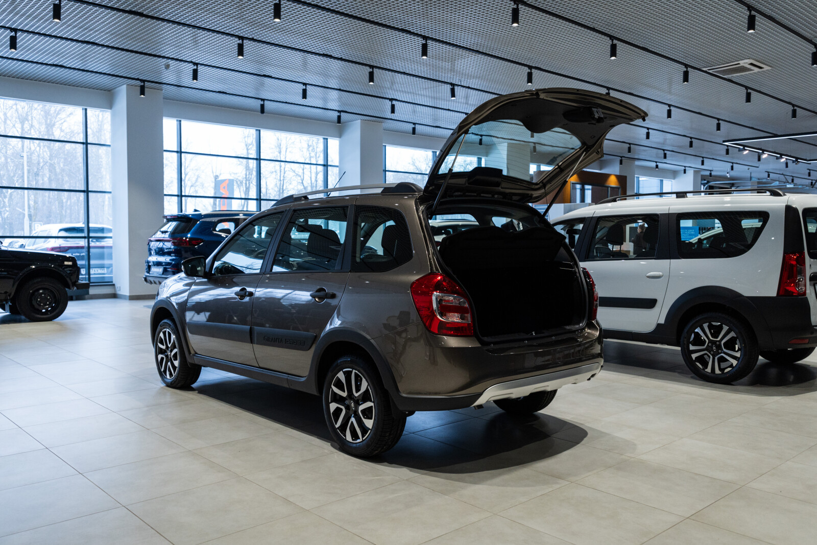 LADA Granta Cross I Рестайлинг, Золотисто-коричневый "Кориандр" металлик, 866000 рублей, вид 9