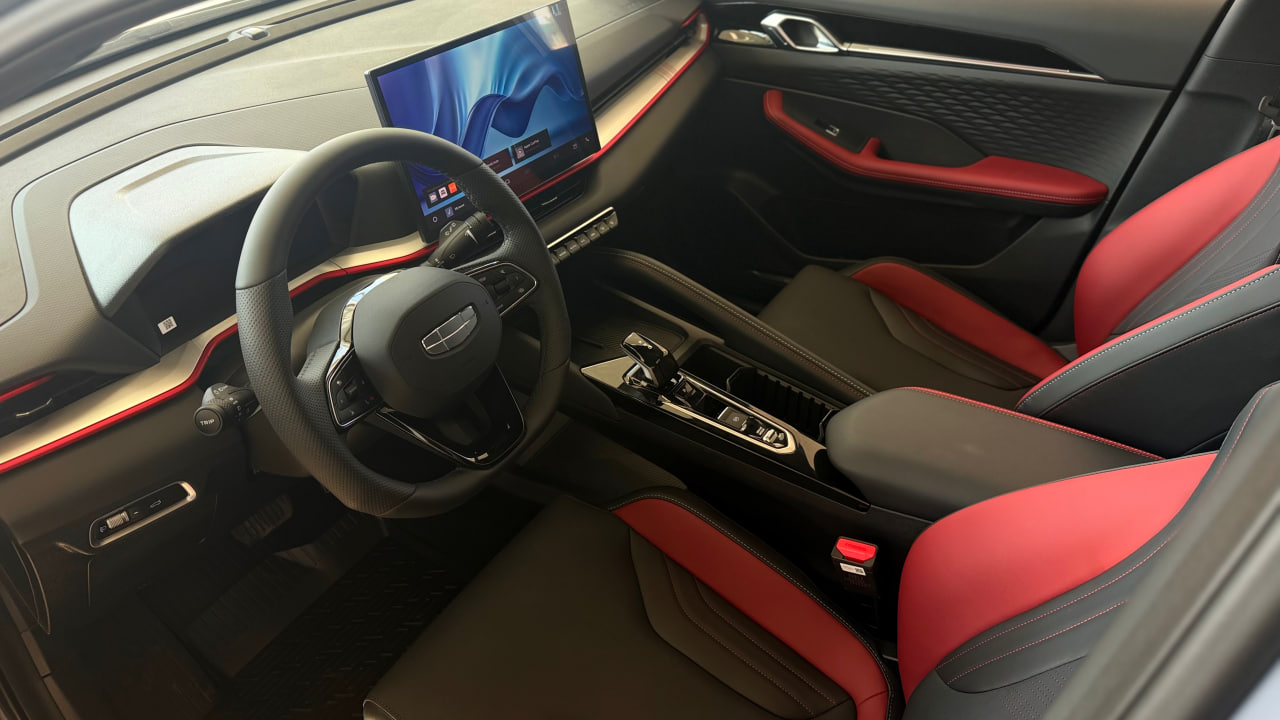 Geely Coolray I Рестайлинг 2, Unicorn Grey / Лиловый перламутр, 2929990 рублей, вид 14