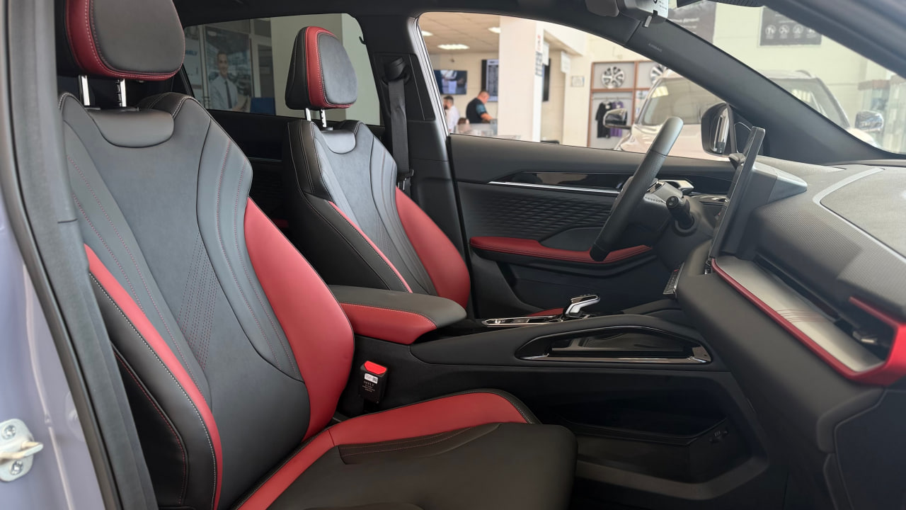 Geely Coolray I Рестайлинг 2, Unicorn Grey / Лиловый перламутр, 2929990 рублей, вид 10