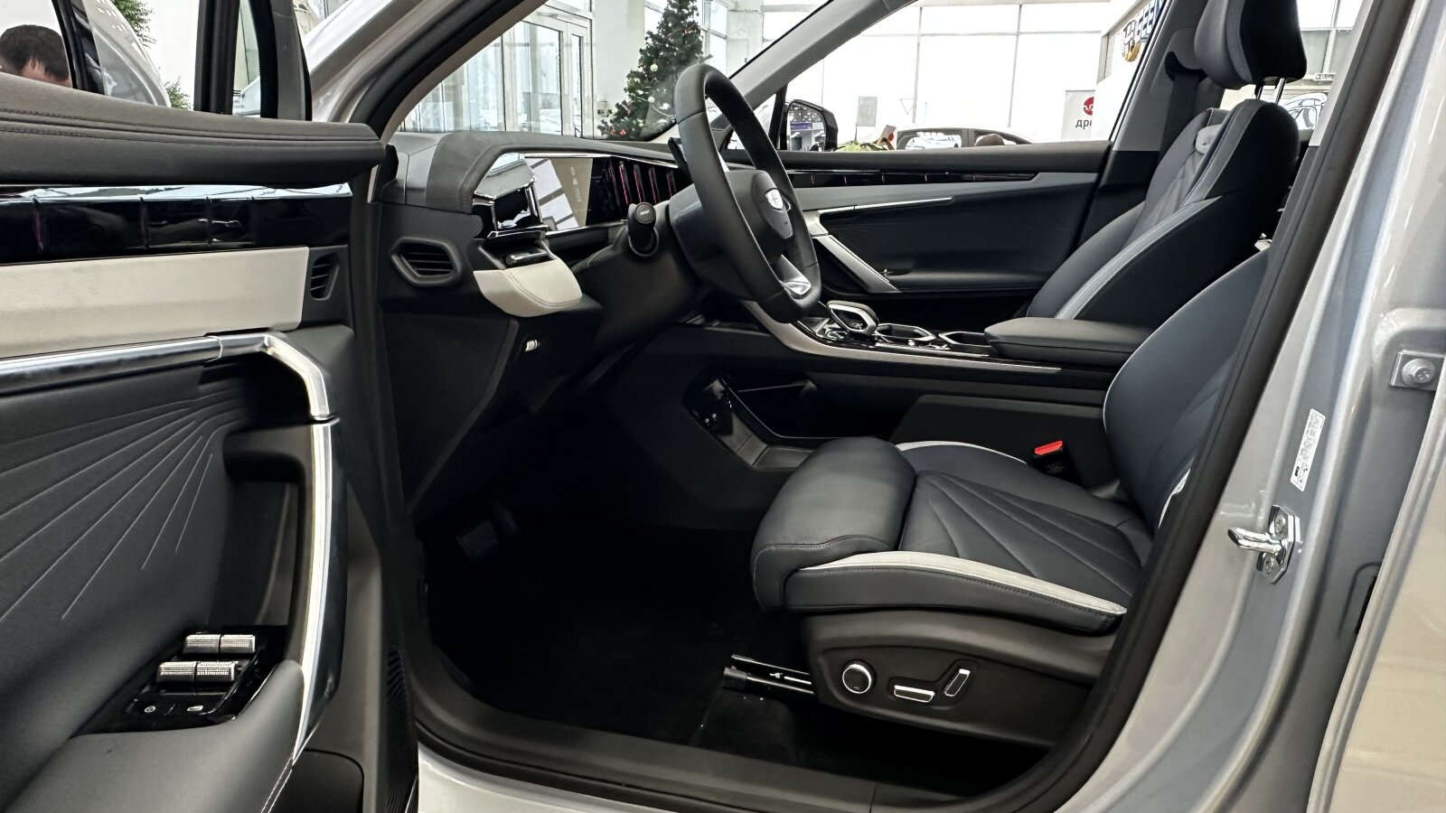Geely Atlas II, Orion Silver / Серебристый металлик, 3958990 рублей, вид 13