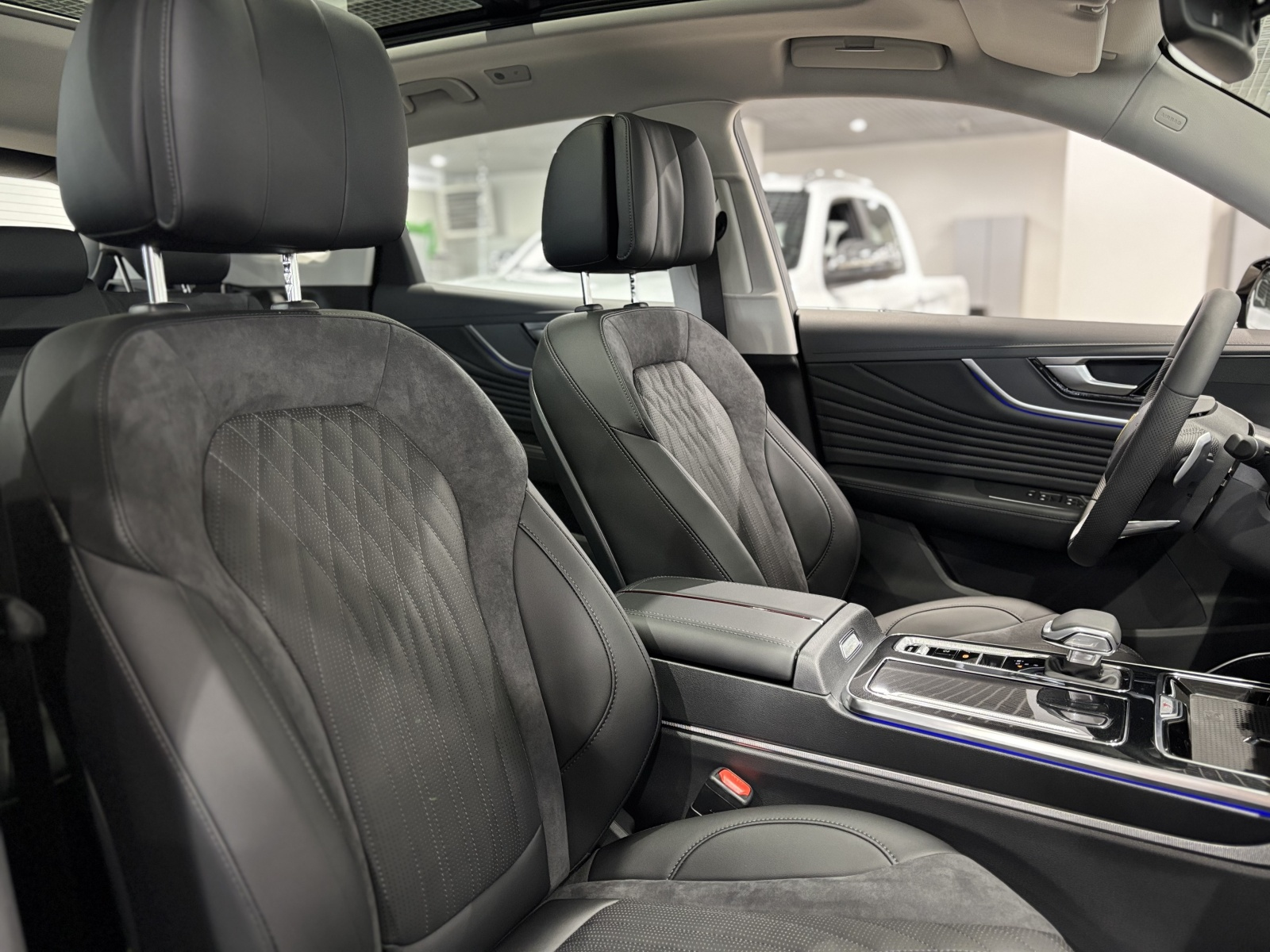 Hongqi HS3 I, Серый с черной крышей / Grey + Black roof, 2940000 рублей, вид 11