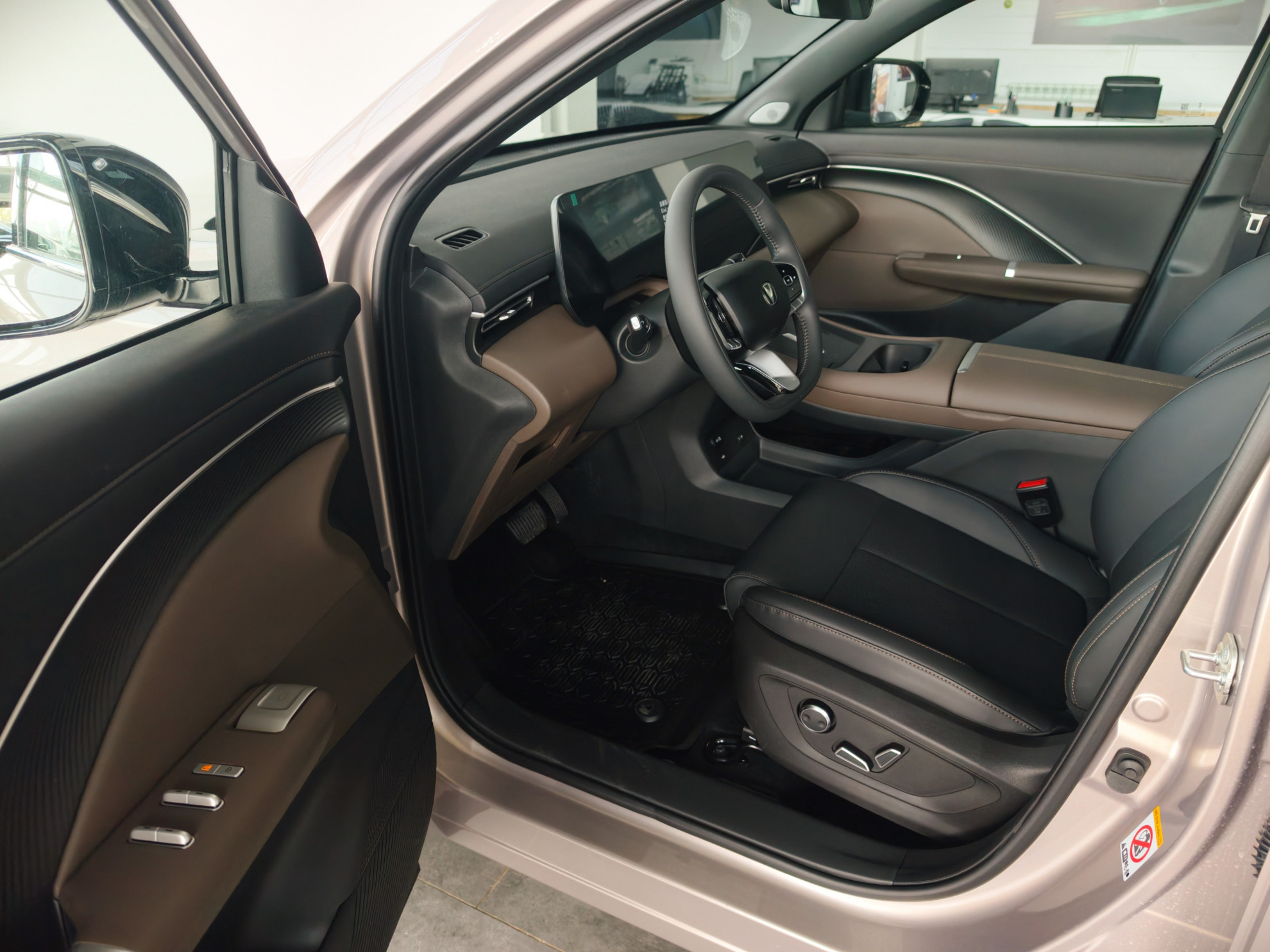 Changan UNI-S I Рестайлинг, Золотистый, 2259930 рублей, вид 10