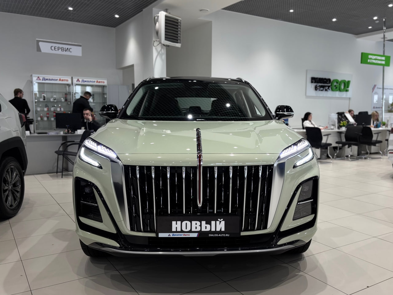 Hongqi HS3 I, Светло-зеленый с черной крышей / Light Green + Black roof, 2940000 рублей, вид 3