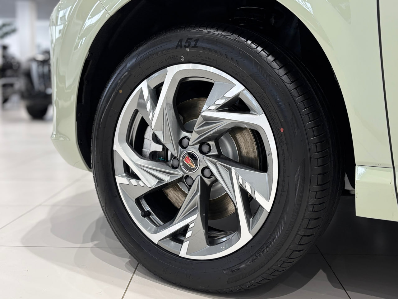 Hongqi HS3 I, Светло-зеленый с черной крышей / Light Green + Black roof, 2940000 рублей, вид 10