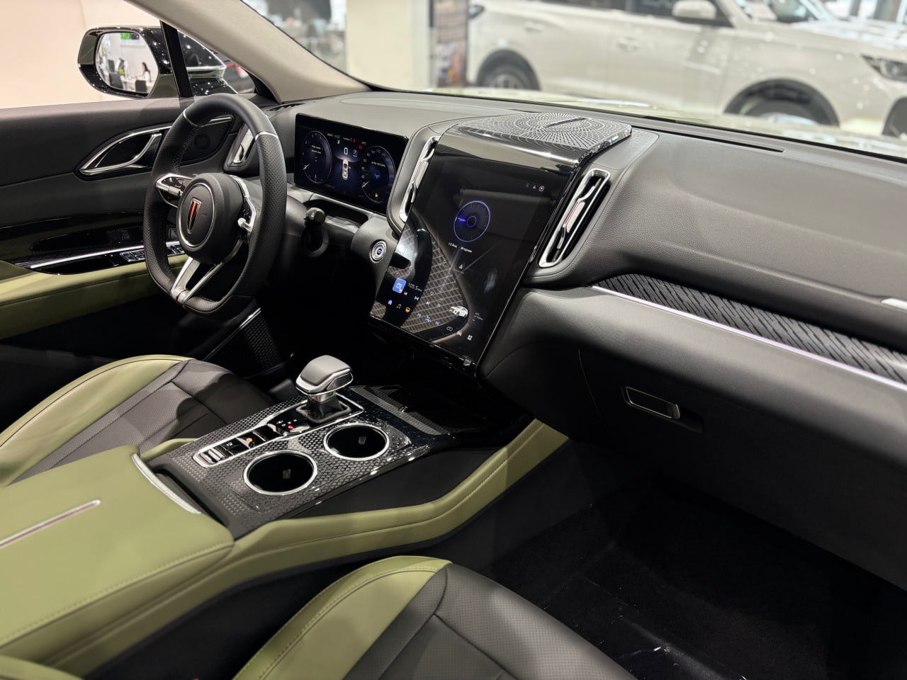 Hongqi HS3 I, Светло-зеленый с черной крышей / Light Green + Black roof, 2940000 рублей, вид 18