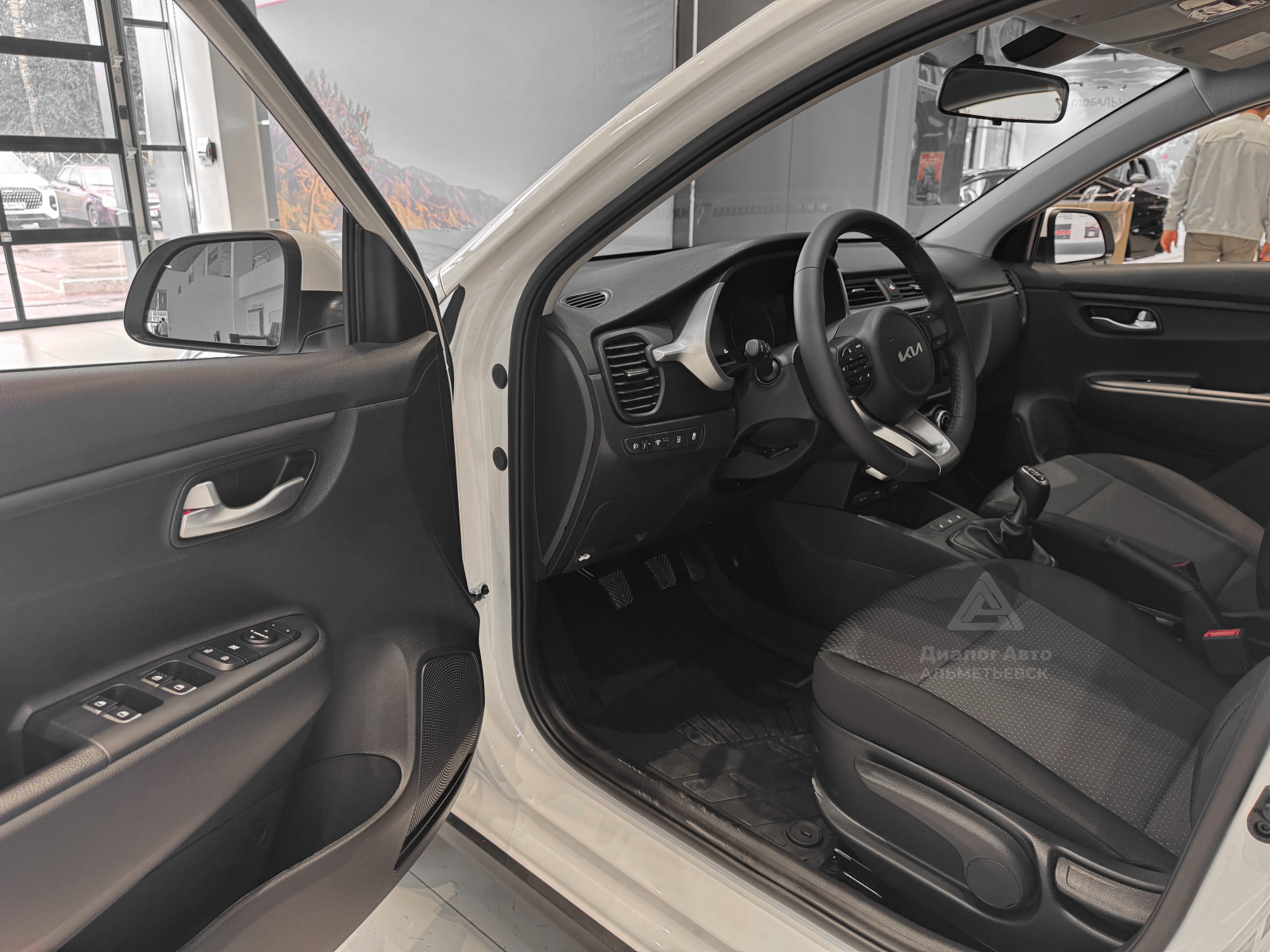 Solaris KRX I, Atlas White, 2435000 рублей, вид 8
