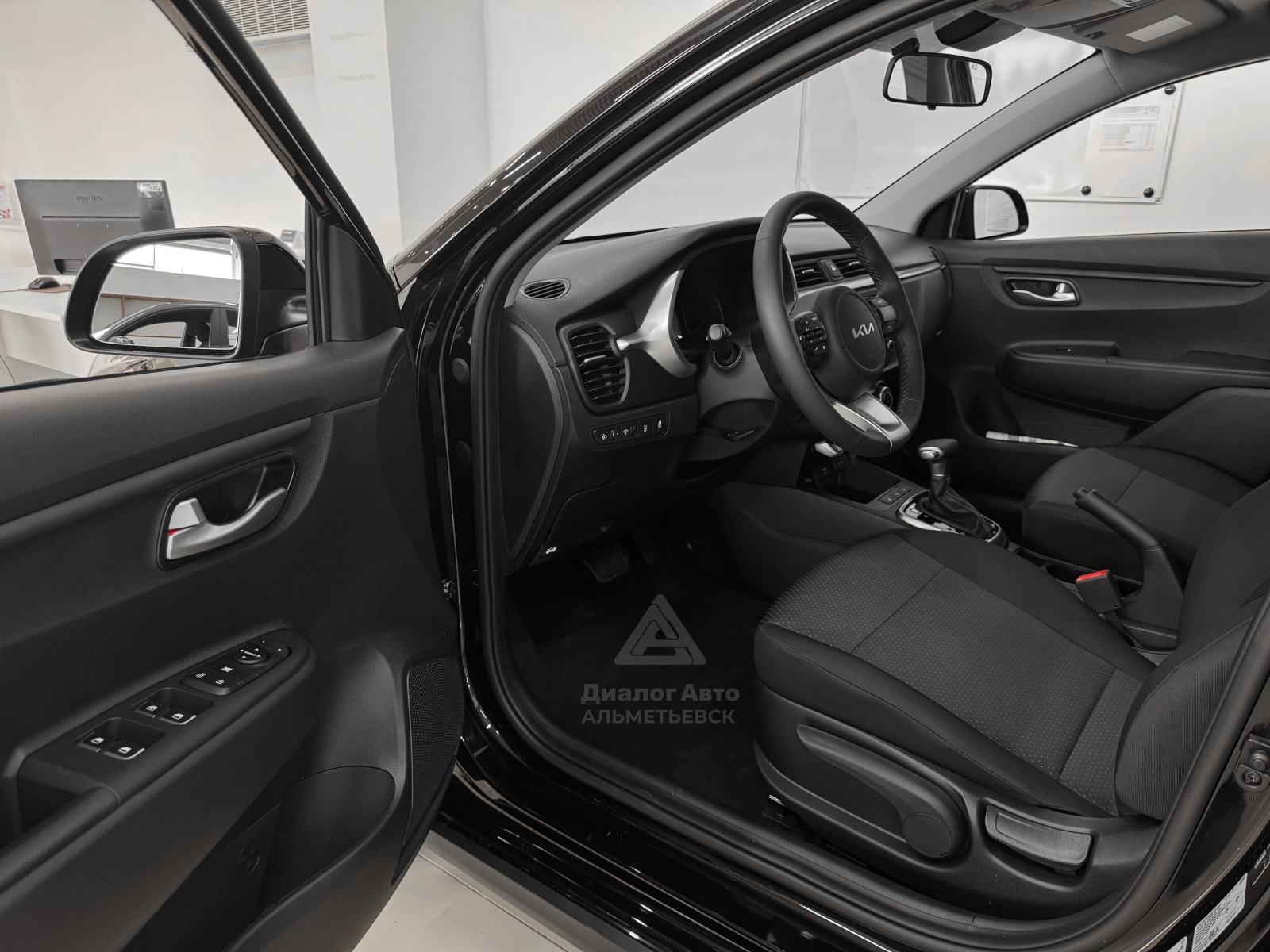 Solaris KRX I, Phantom Black, 2190000 рублей, вид 7