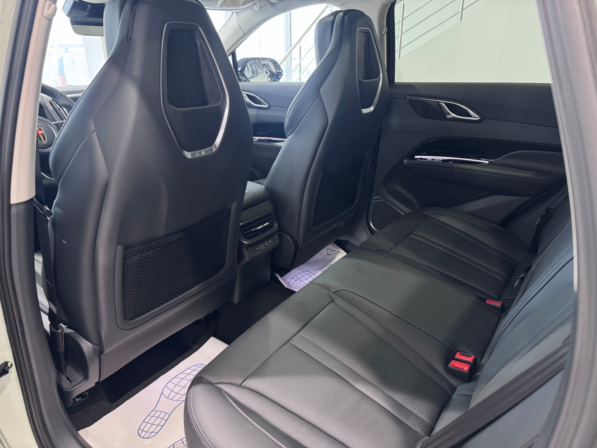 Hongqi HS3 I, Светло-зеленый с черной крышей / Light Green + Black roof, 3380000 рублей, вид 11
