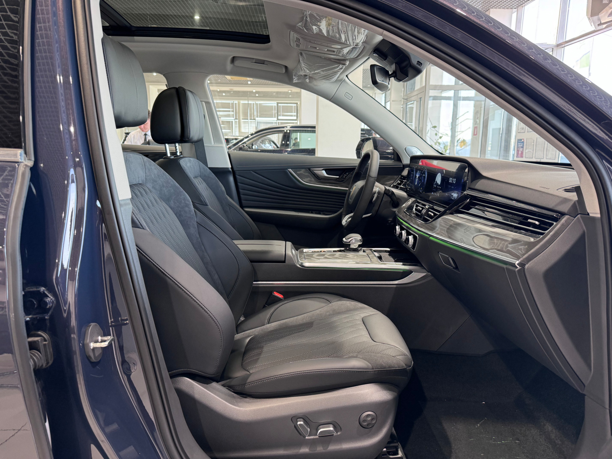 Hongqi HS5 I Рестайлинг, Золотой / Platinum Gold, 3879000 рублей, вид 12