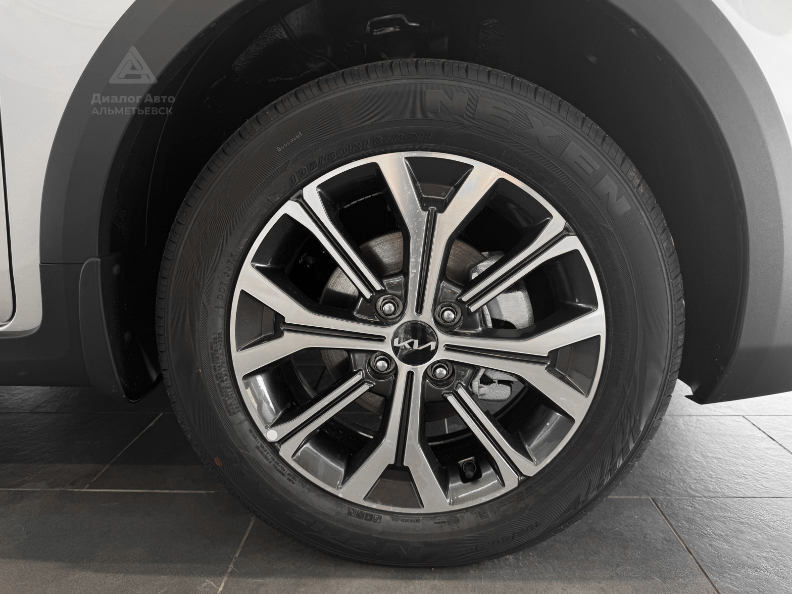 Solaris KRX I, Sleek Silver, 2500000 рублей, вид 8