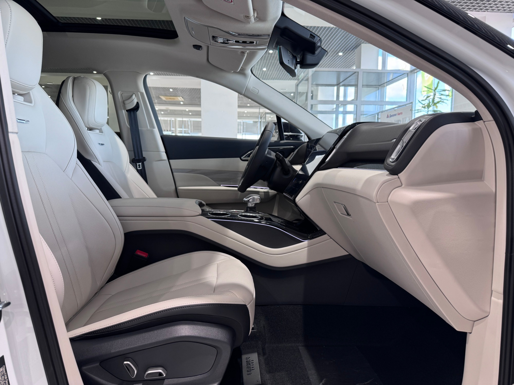 Hongqi HS3 I, Белый с черной крышей / White + Black roof, 3380000 рублей, вид 12