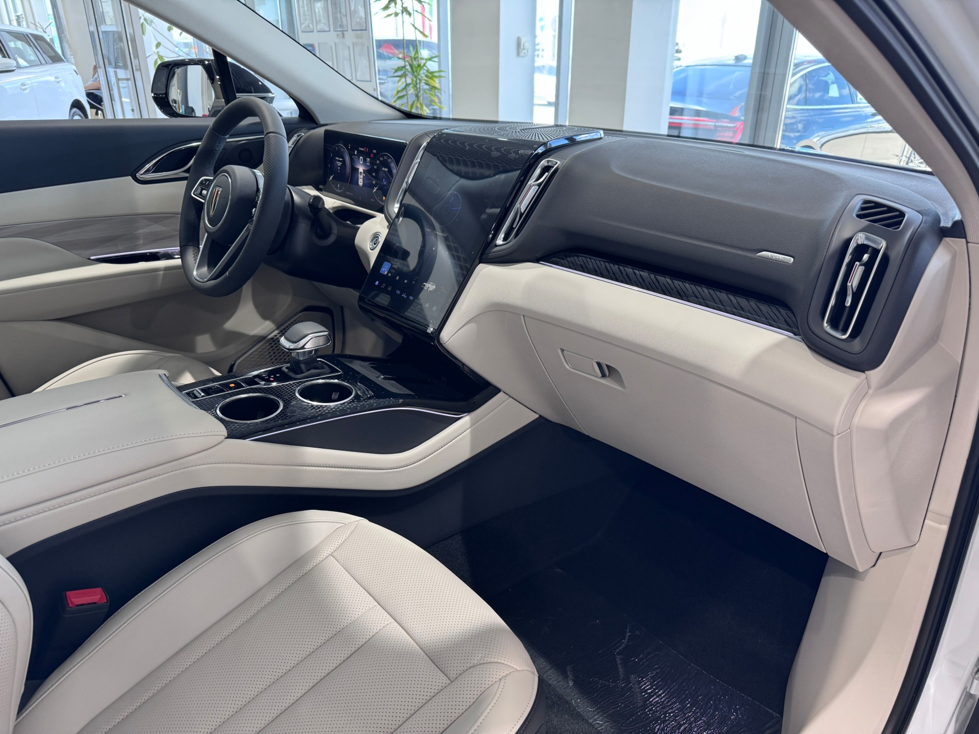 Hongqi HS3 I, Белый с черной крышей / White + Black roof, 3380000 рублей, вид 13