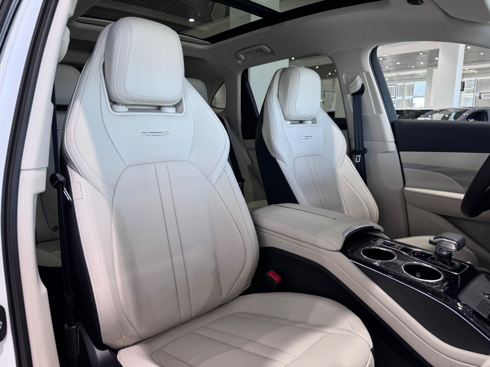 Hongqi HS3 I, Белый с черной крышей / White + Black roof, 3380000 рублей, вид 14