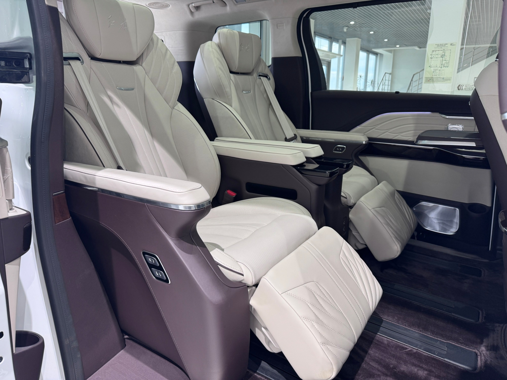 Hongqi HQ9 I, Белый / Alpine White, 7350000 рублей, вид 7