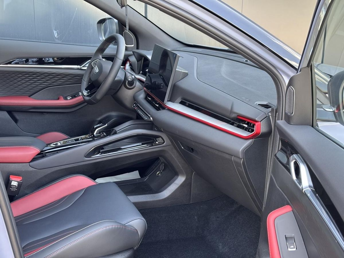 Geely Coolray I Рестайлинг 2, Unicorn Grey / Лиловый перламутр, 2344990 рублей, вид 17