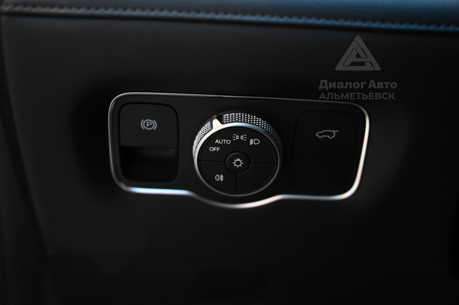 TENET T8 I, Изумрудный зеленый, 3630000 рублей, вид 13