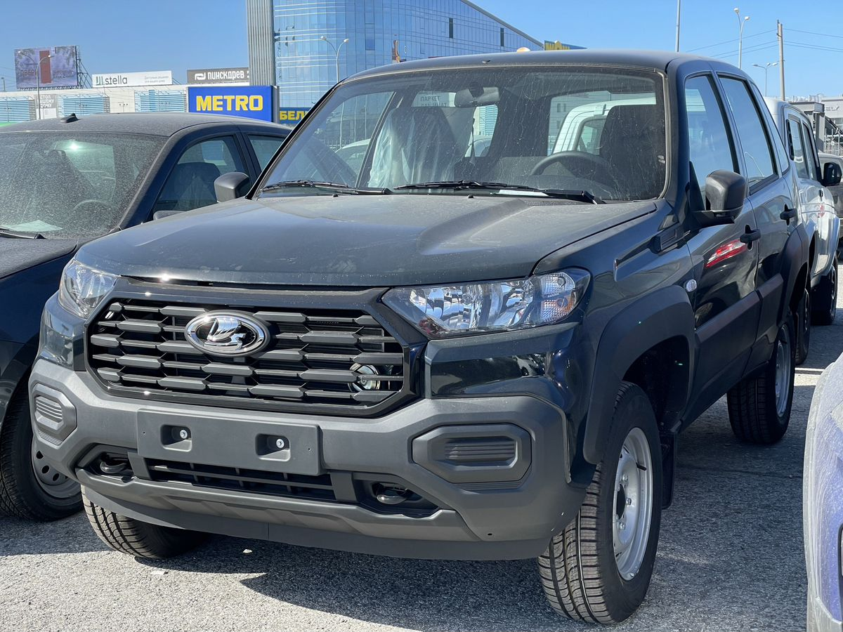 LADA Niva Travel I Рестайлинг, Темно-зеленый "Несси 2", 1369000 рублей, вид 2