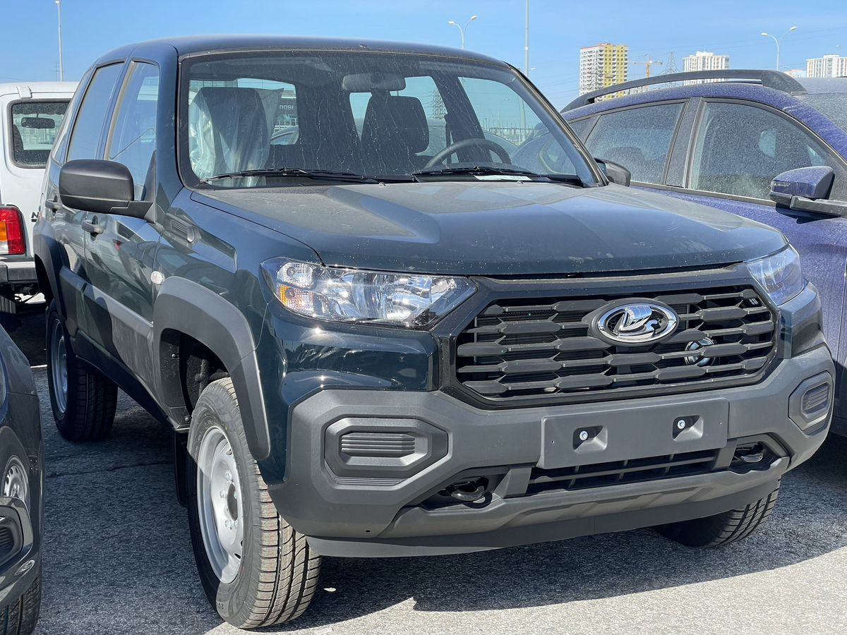 LADA Niva Travel I Рестайлинг, Темно-зеленый "Несси 2", 1369000 рублей, вид 4